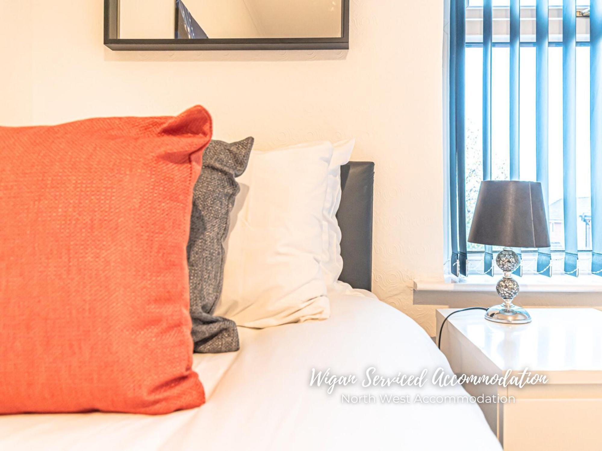 Wigan Serviced Accommodation Екстер'єр фото